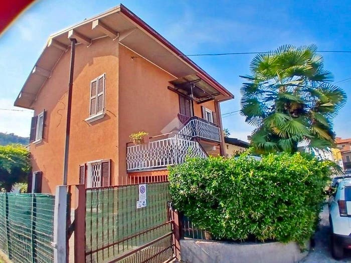 Appartamento trilocale in vendita in via roma, Dormelletto