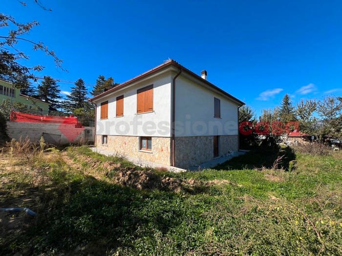 Casa con 6 locali in vendita in Via Del Castagneto, Centro, Amatrice