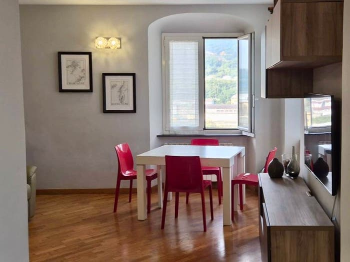 Appartamento trilocale in vendita in Via Monte Sei Busi, Bolzaneto, Genova
