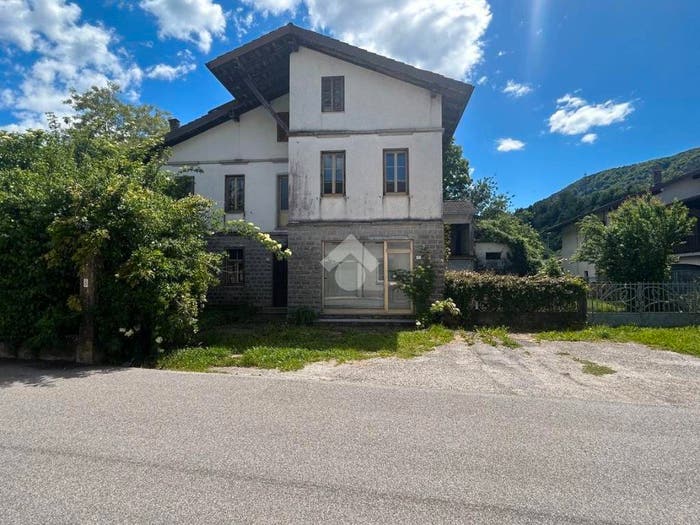 Casa con 5 locali in vendita in Via A Diaz, Centro, Villa Santina