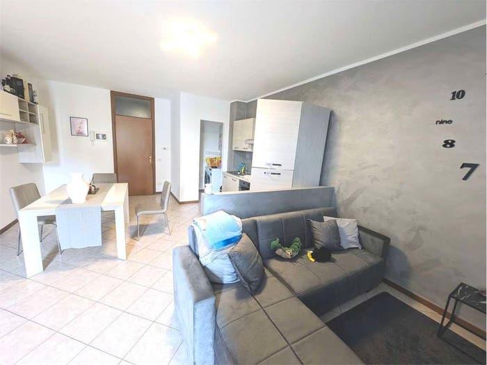 Appartamento bilocale in vendita in VIA VARESE MALNATE, Centro, Malnate