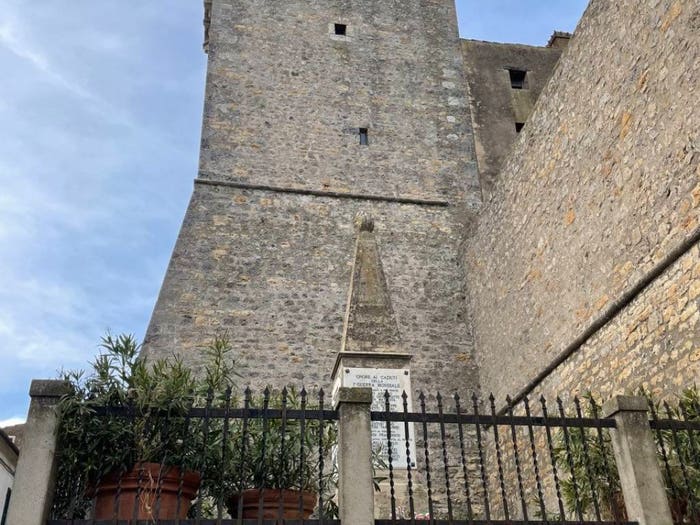 Appartamento trilocale in vendita in Piazza della Chiesa, Centro, Capalbio