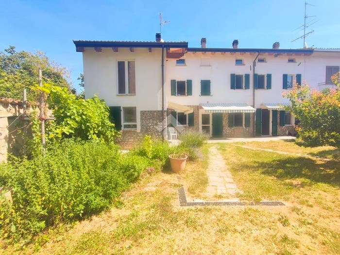 Casa con 6 locali in vendita in Via Guglielmo Marconi, Viguzzolo