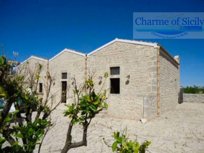 Casa con 6 locali in vendita in Via Provinciale Rocciola Scrofani, Cannizzara, Modica