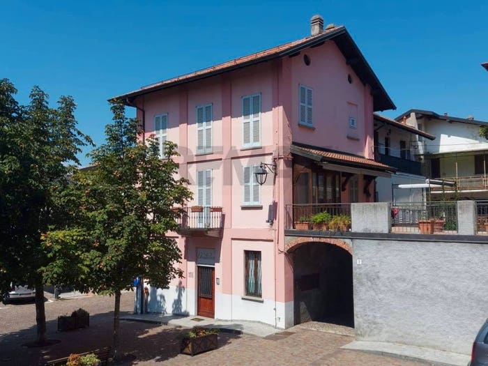 Appartamento bilocale in vendita in Piazza Della Vittoria, Gemonio