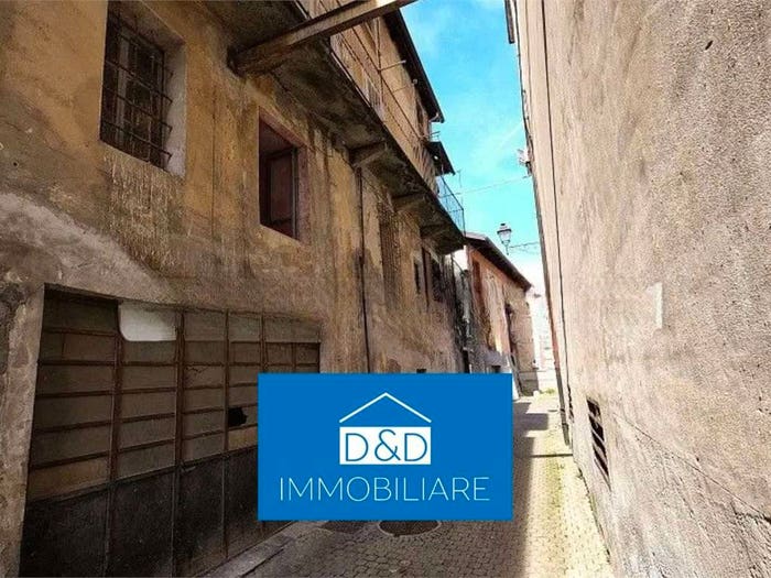Casa con 6 locali in vendita in Via Francesco Rolando, Susa