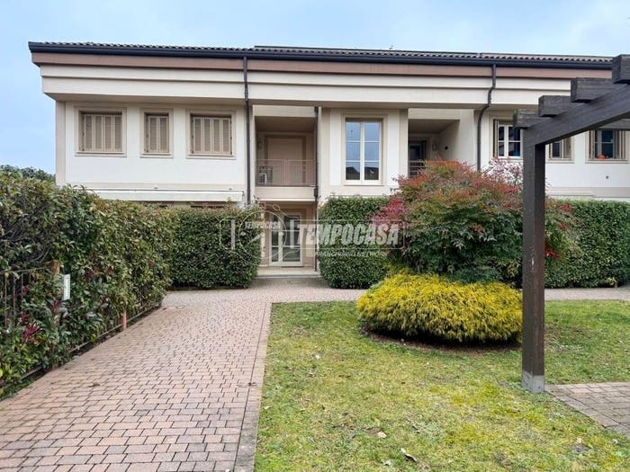 Appartamento trilocale in vendita in Via Dolomiti, Centro, Parabiago