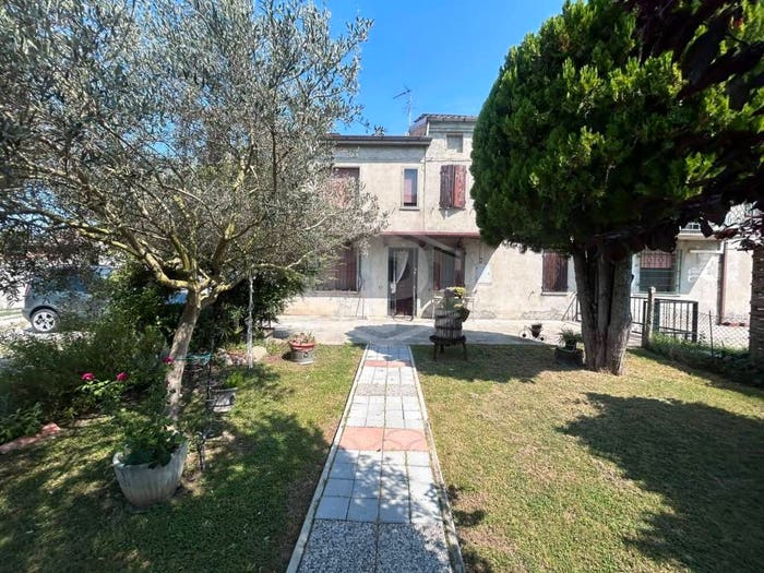 Casa quadrilocale in vendita in Via Idris Faccini, Gradizza, Copparo