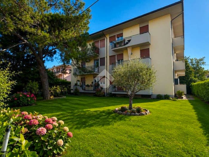Appartamento trilocale in vendita in Via dell'Alpino, Centro, Bardolino
