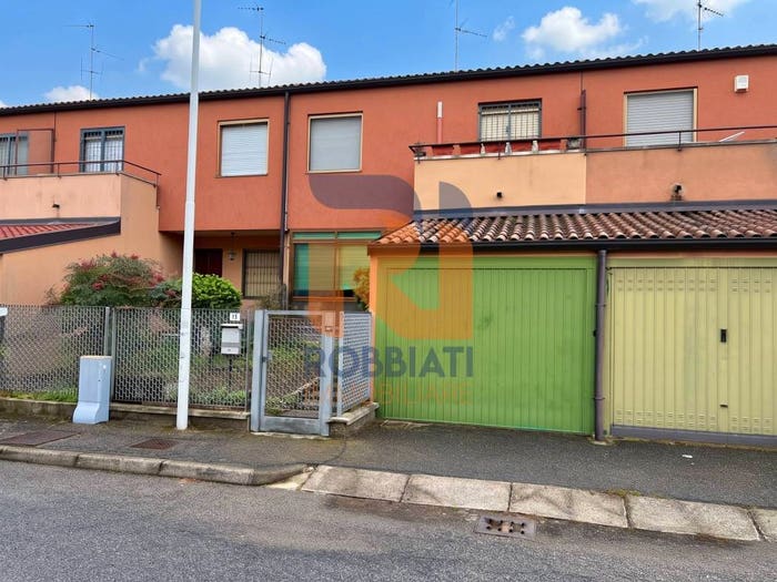 Casa quadrilocale in vendita in Via Mussini, Madonnina, Pavia