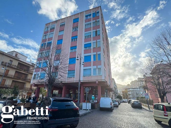 Appartamento con 5 locali in vendita in Piazza Mario Sciacca, Centro, Patti