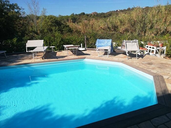 Casa quadrilocale in vendita in Via Sa Minda Longa, Pittulongu, Olbia