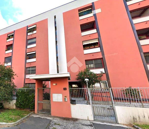 Appartamento trilocale in vendita in Via Giorgio de Chirico, Trenno, Milano