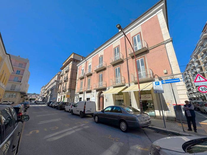 Appartamento trilocale in vendita in Via Umberto I, Centro, Campobasso