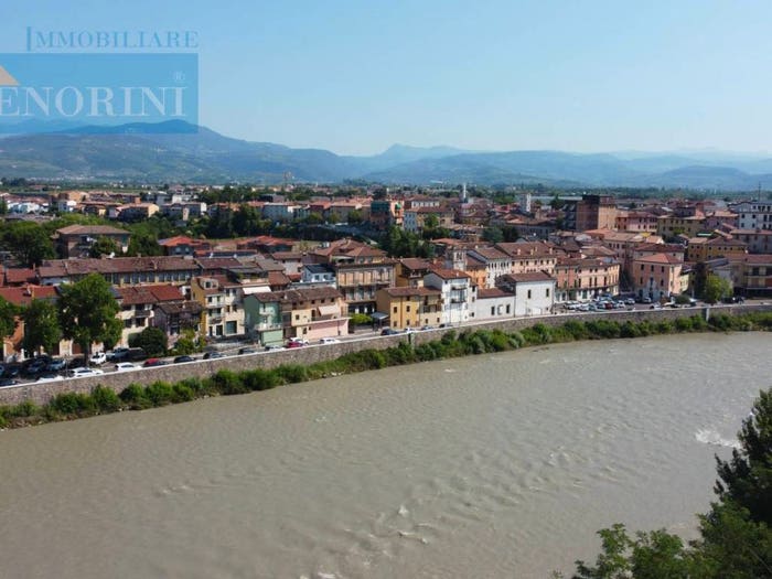 Appartamento quadrilocale in vendita in Via Ponte, Centro, Pescantina