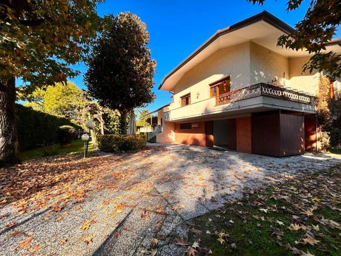 Casa con 6 locali in vendita in Via Torino, Centro, Forte dei Marmi