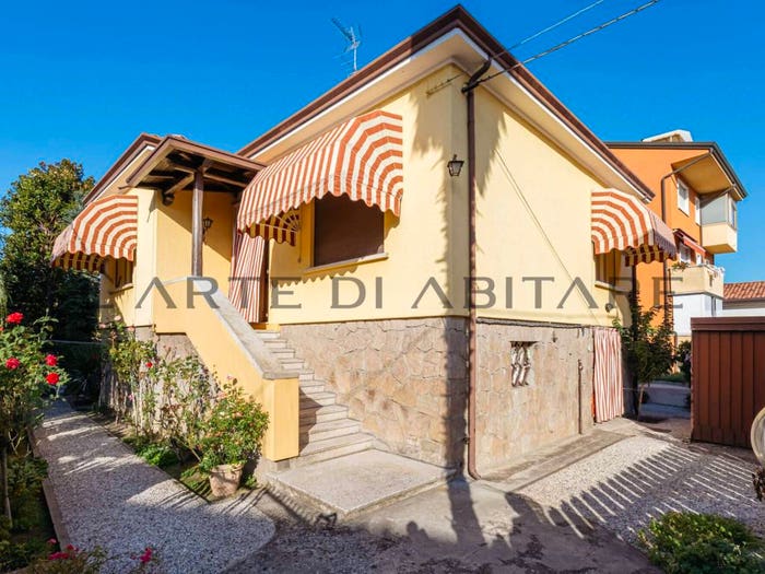 Casa con 5 locali in vendita in Via Roma, Piove di Sacco