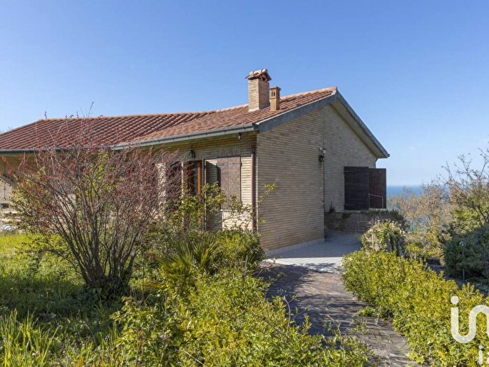 Casa con 6 locali in vendita in Via del Golfo, Posatora, Ancona