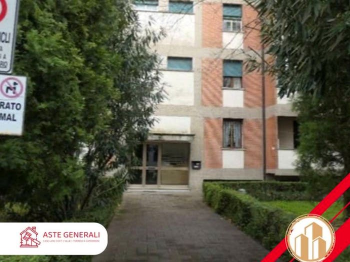 Appartamento con 5 locali in vendita in via Grazia Deledda, Pilastro, Bologna