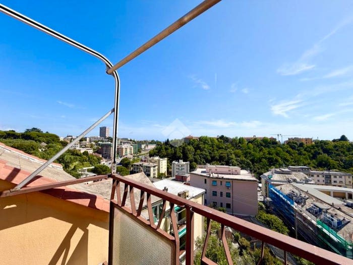 Appartamento quadrilocale in vendita in Via Flavia Steno, Quarto, Genova