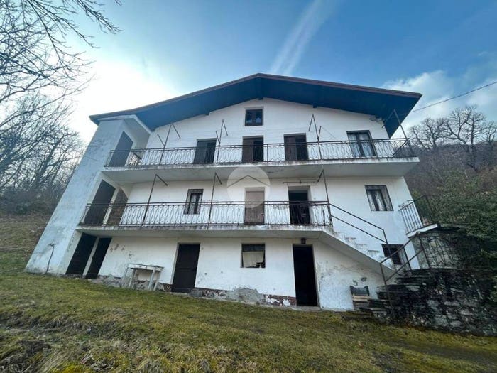 Casa con 5 locali in vendita in Via piane, Locana