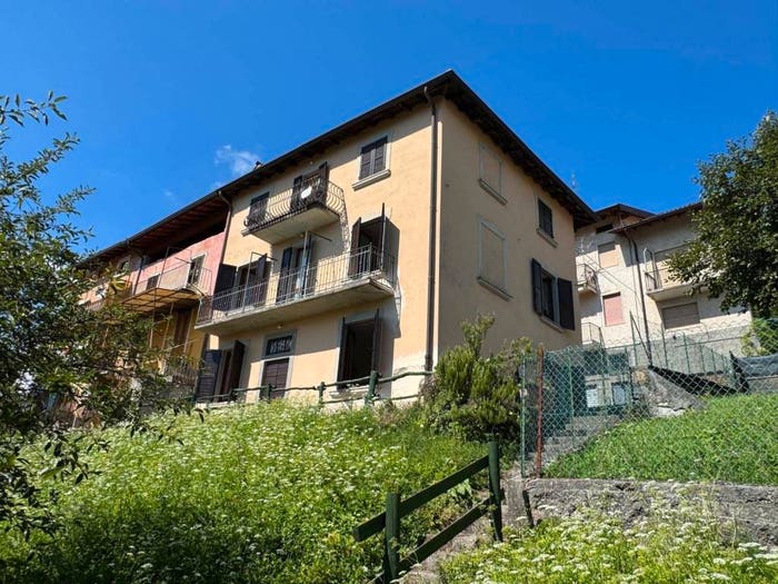 Casa con 6 locali in vendita in Via Ranica, Premolo