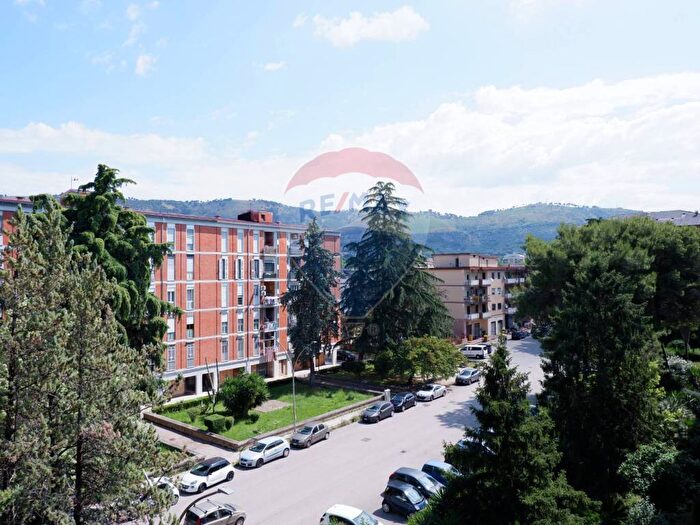 Appartamento con 5 locali in vendita in Via Fonton, Via Ruggiero, Caserta