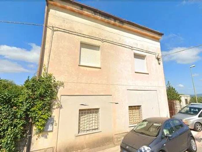Appartamento con 6 locali in vendita in Via Ludovico Ariosto, Luras