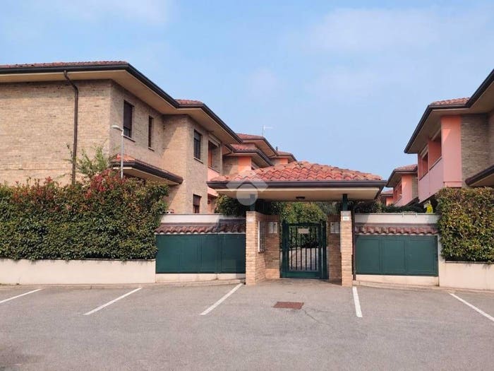 Appartamento trilocale in vendita in Via Varese, Centro, Solaro