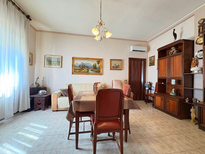 Appartamento trilocale in vendita in Via Vincenzo Bellini, Centro, Magenta