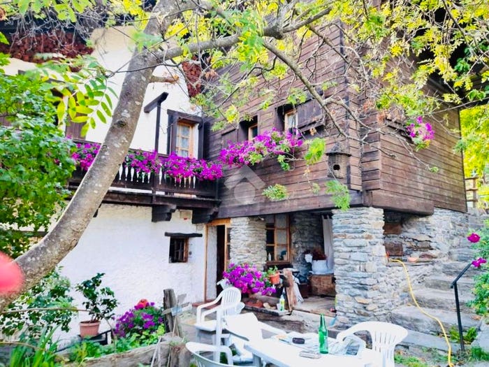 Casa con 6 locali in vendita in Rue Du Grand Saint Bernard, SaintOyen