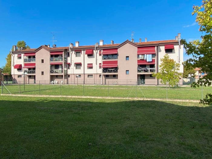 Appartamento quadrilocale in vendita in Via Vallelunga, Pontelagoscuro, Ferrara