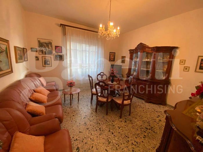 Appartamento trilocale in vendita in VIA LAZIO, Centro, Oristano
