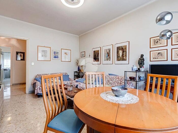 Appartamento trilocale in vendita in Via Amedeo Crivellucci, Colli Albani, Roma