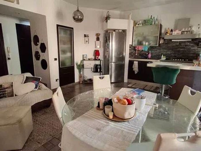 Appartamento trilocale in vendita in Via Alessandro Manzoni, Centro, Cisterna di Latina