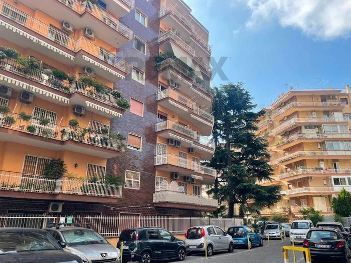 Appartamento trilocale in vendita in Via Francesco Netti, Arenella, Napoli