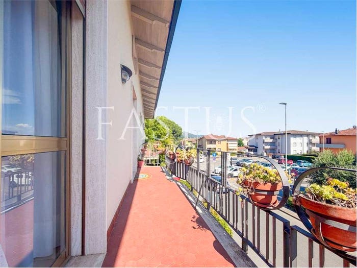 Appartamento con 5 locali in vendita in arrigo boito, Centro, Montale