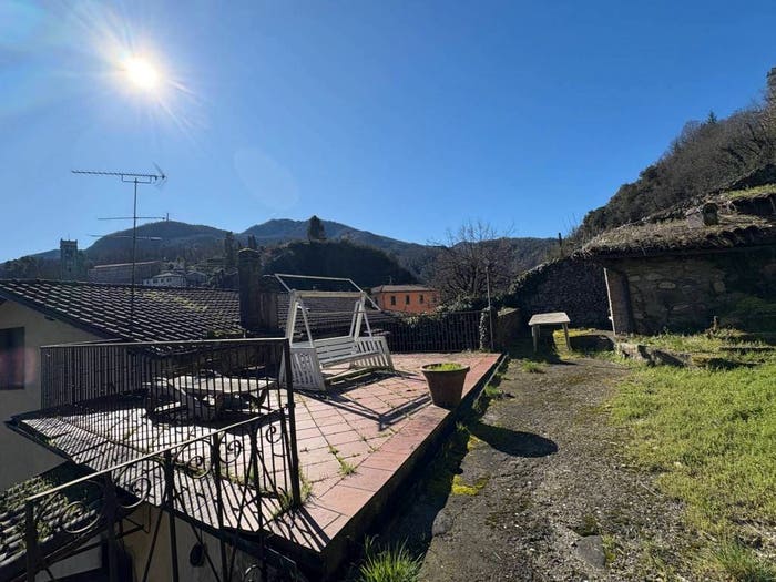 Casa con 6 locali in vendita in Via Camillo Benso di Cavour, Centro, Gallicano