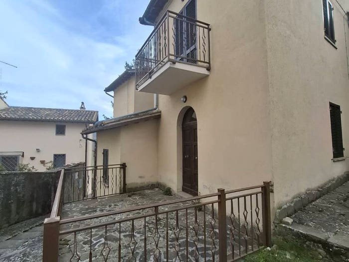 Casa con 6 locali in vendita in Via di Saccovescio, Centro, Preci