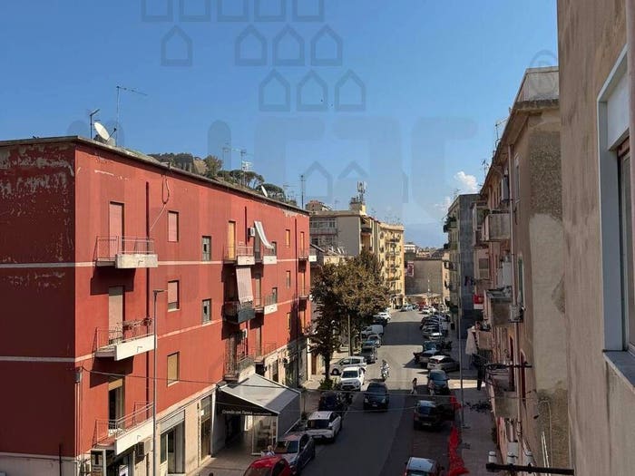 Appartamento quadrilocale in vendita in Via Gerobino Pilli, Contesse, Messina