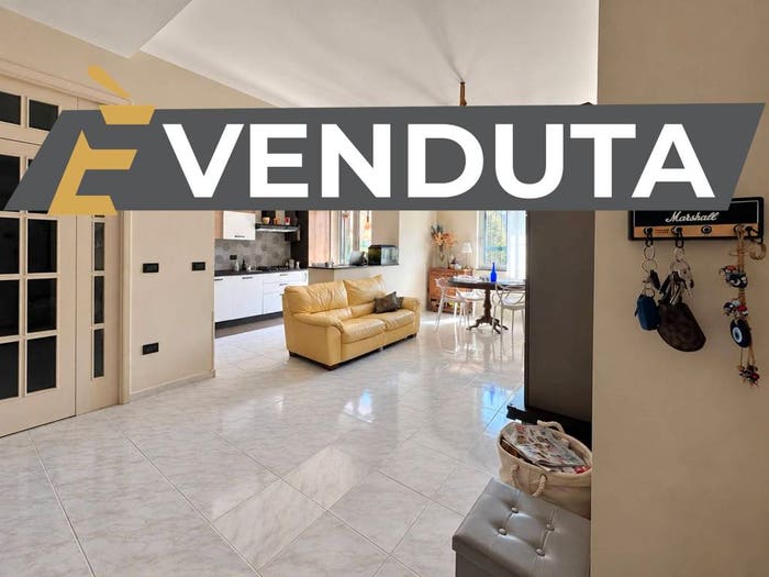 Appartamento trilocale in vendita in Via Pasquale Leonardi Cattolica, Fuorigrotta, Napoli