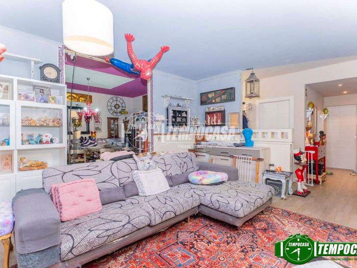Appartamento con 5 locali in vendita in Via Lucca, Bisceglie, Milano