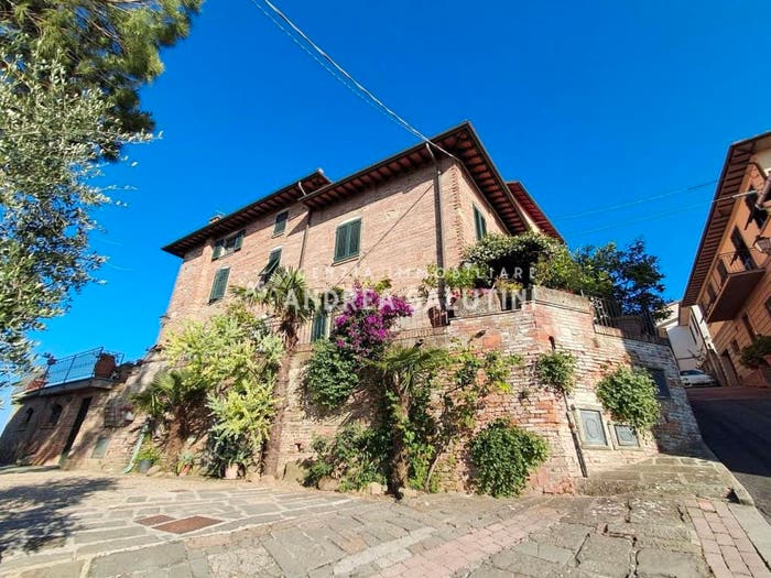 Casa con 6 locali in vendita in Via del Poggio, Montopoli in Val d'Arno