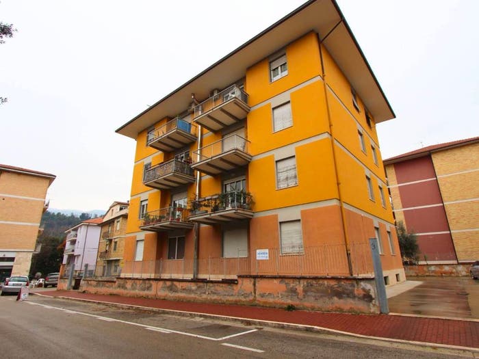 Appartamento con 5 locali in vendita in Piazza Giovanni Pierluigi da Palestrina, Ascoli Piceno