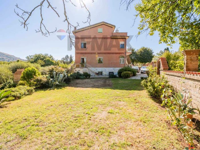 Casa con 6 locali in vendita in Via Vigesimo, Centro, Palestrina