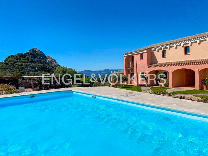 Appartamento con 6 locali in vendita in Porto Cervo, Arzachena