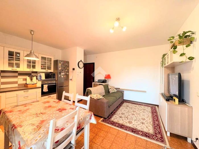 Appartamento trilocale in vendita in Via Bergamo, Dosson, Casier