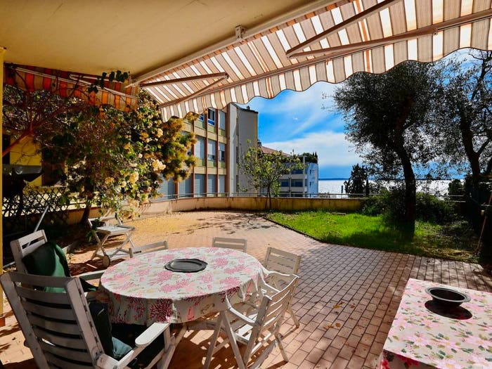 Appartamento trilocale in vendita in Via Valle Fiorita, Centro, Gardone Riviera