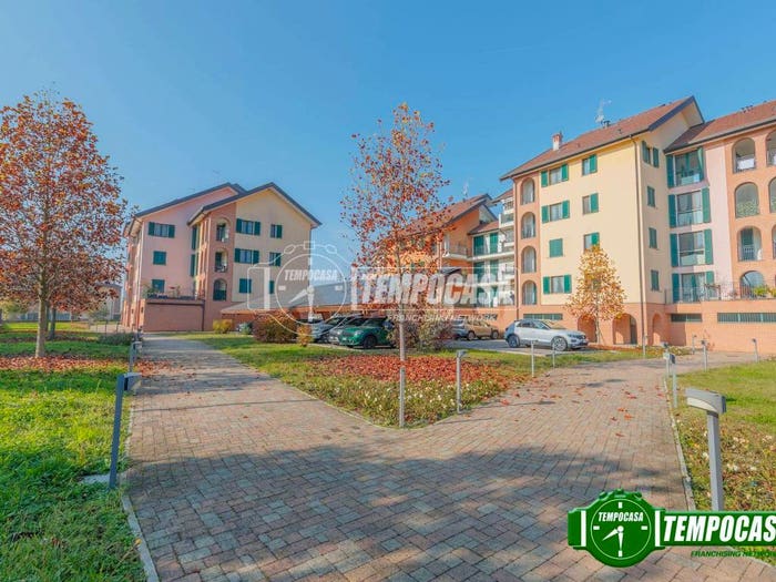 Appartamento trilocale in vendita in Via Toscana, Lacchiarella