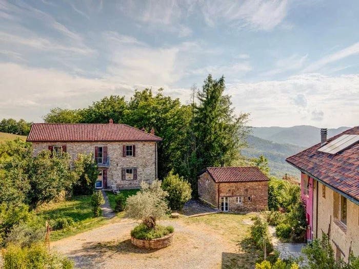 Casa con 6 locali in vendita in Cortemilia